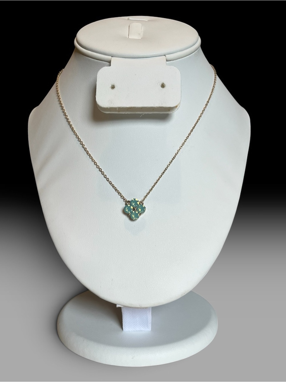 Dana Buchman Gold Tone Swarovski Crystal Clover Pendant Necklace CC X